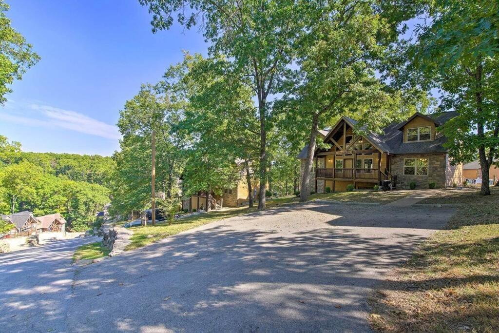 Holiday home Cozy 'rustic River Lodge' Near Sdc With Pools! Branson