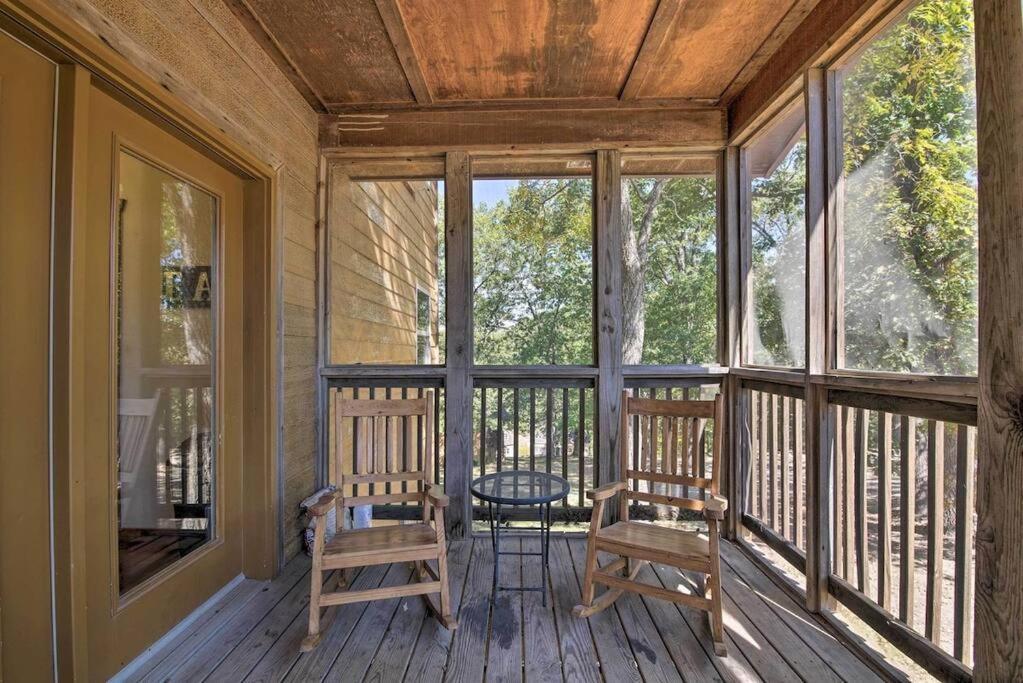 Cozy 'rustic River Lodge' Near Sdc With Pools! Holiday home *