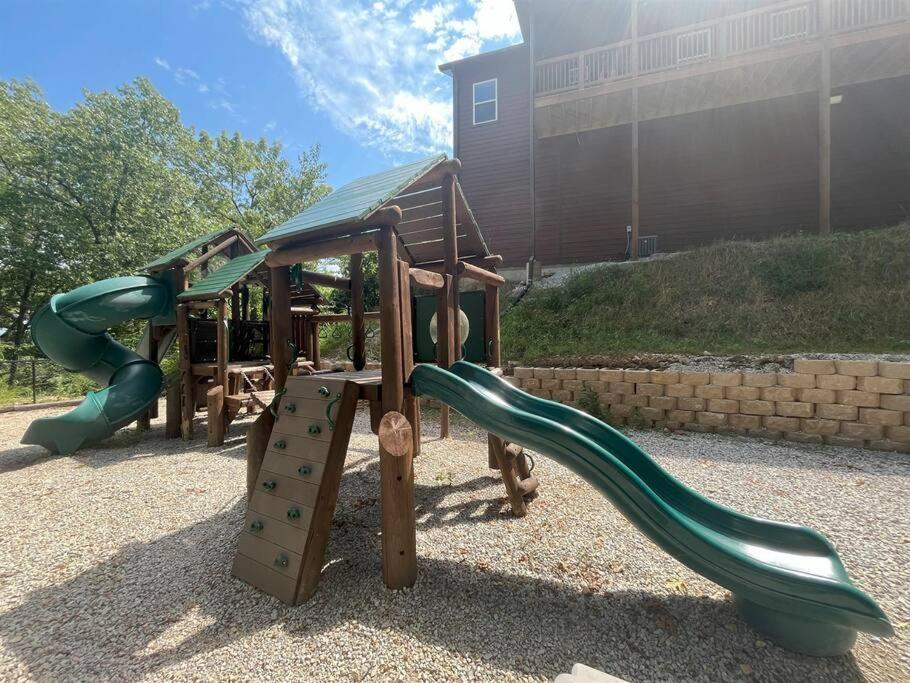 Cozy 'rustic River Lodge' Near Sdc With Pools! Branson