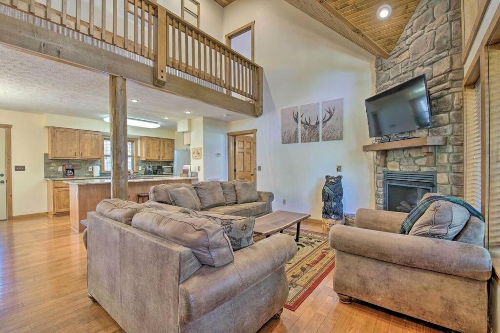 Holiday home Cozy 'rustic River Lodge' Near Sdc With Pools! *