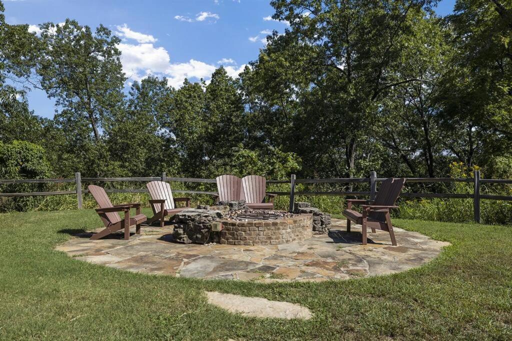 Holiday home Cozy 'rustic River Lodge' Near Sdc With Pools! Branson