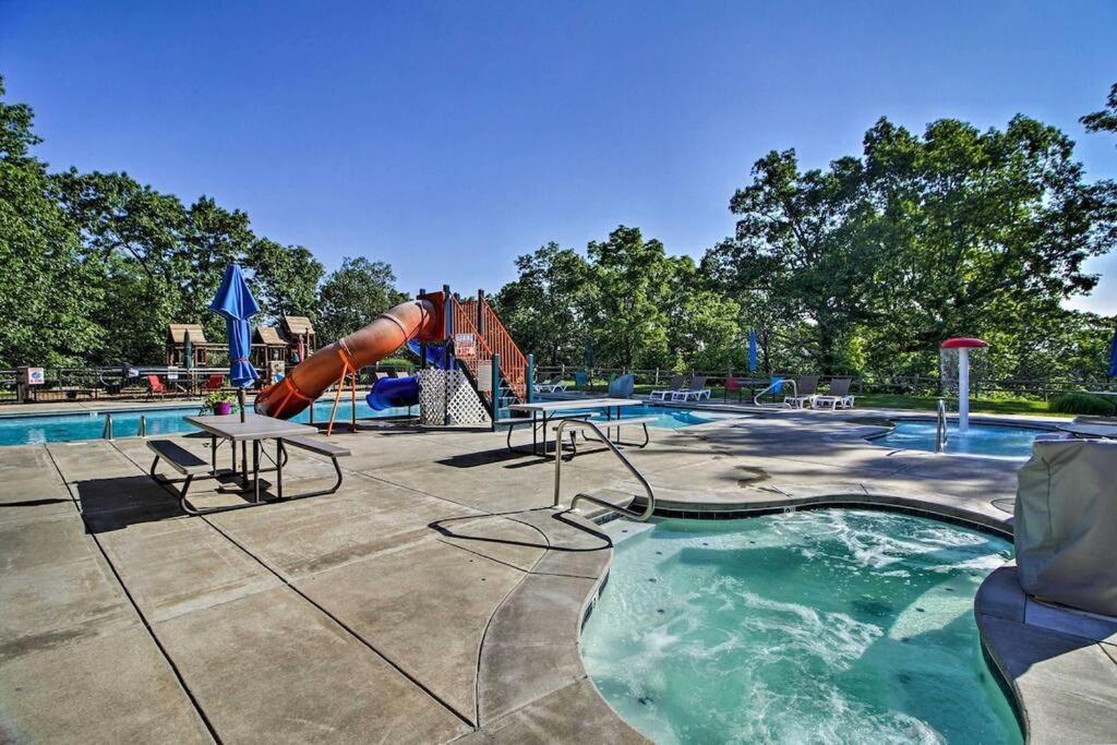 Cozy 'rustic River Lodge' Near Sdc With Pools! * Branson