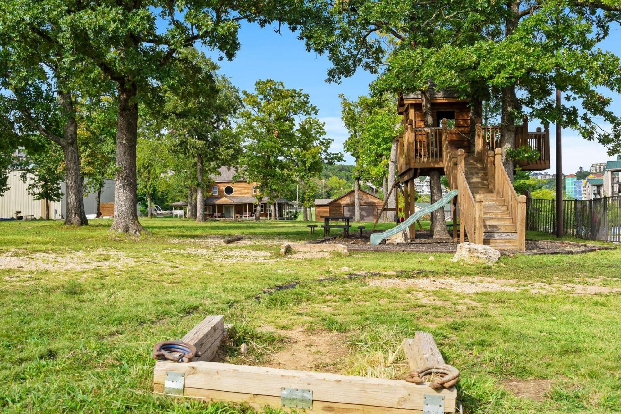 Holiday home Fishinn Impossible - Lakefront Branson