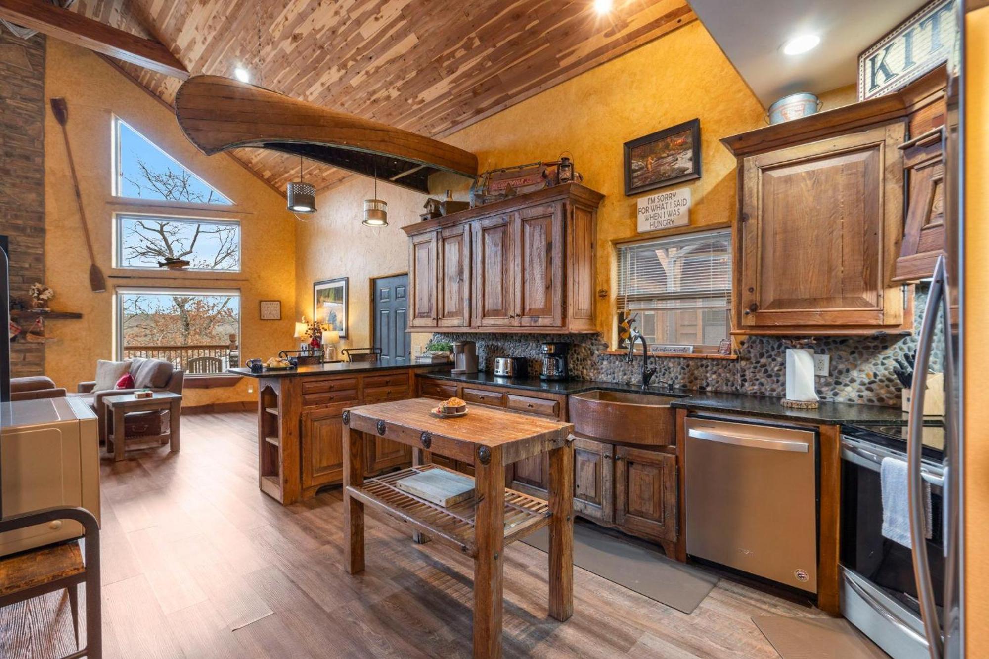 Fishinn Impossible - Lakefront Holiday home Branson