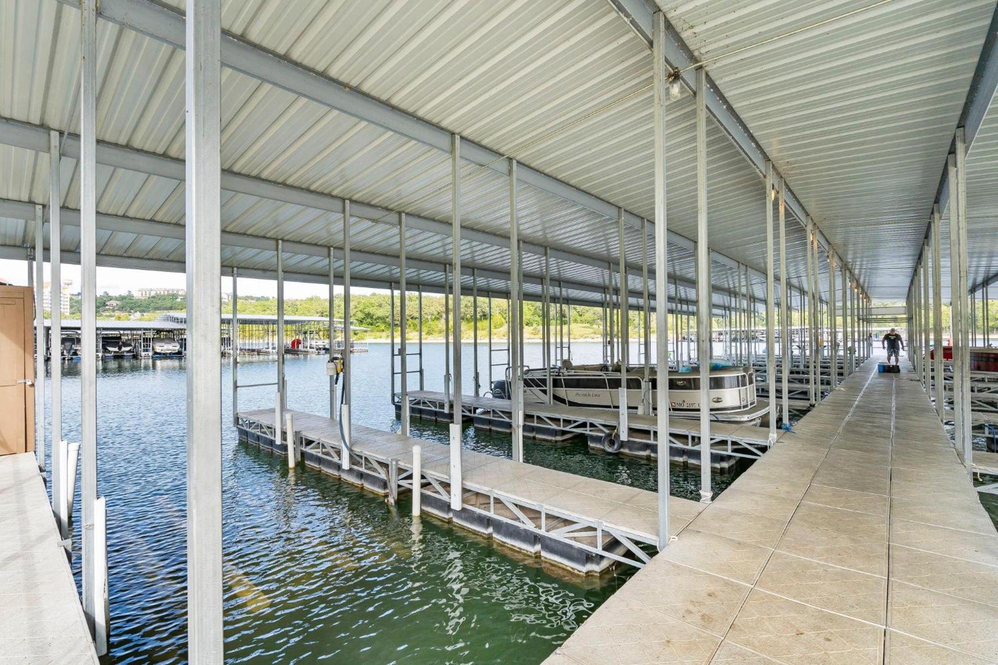Happiness Within - Lakefront Holiday home