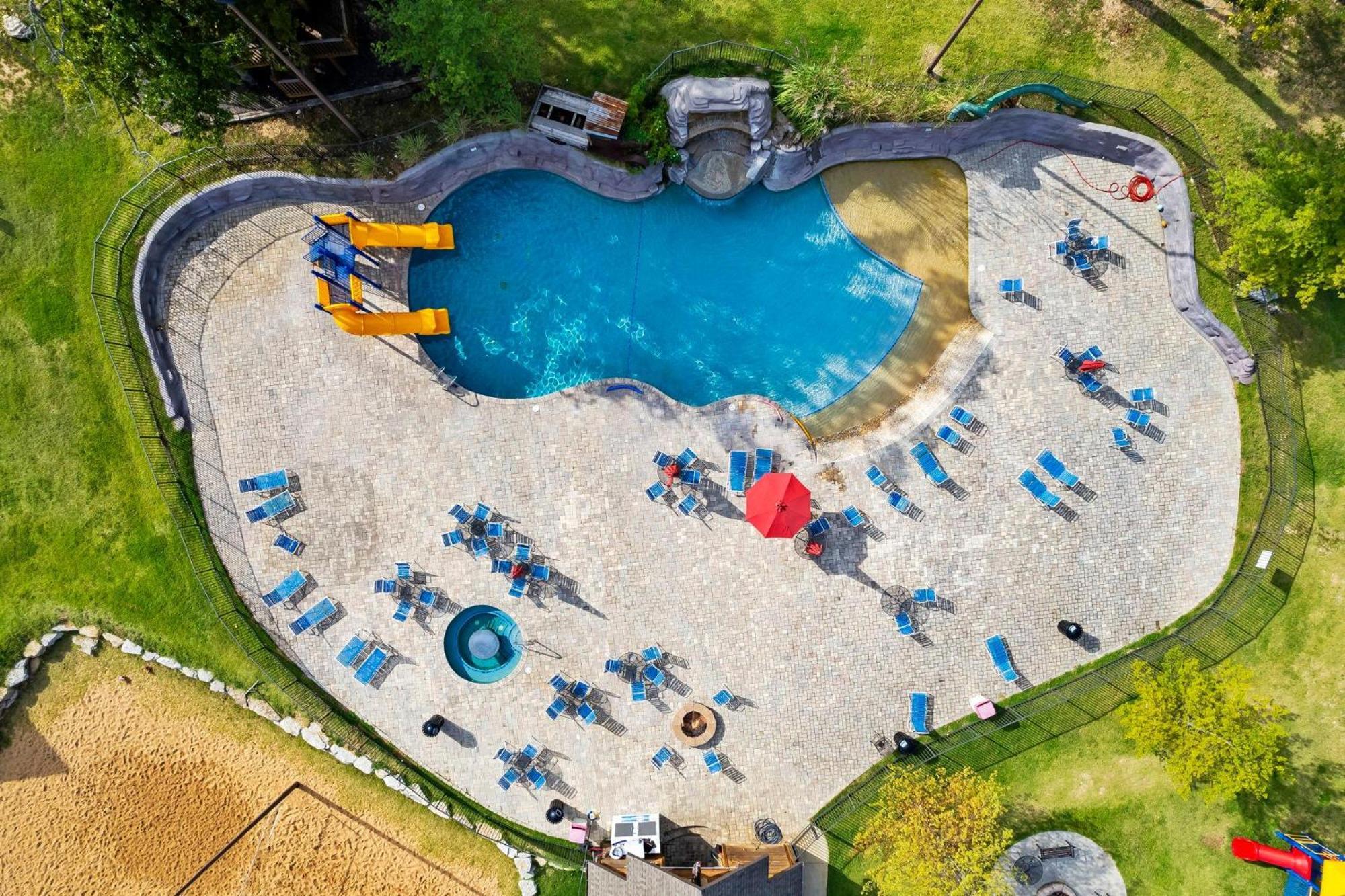 Happiness Within - Lakefront Holiday home *