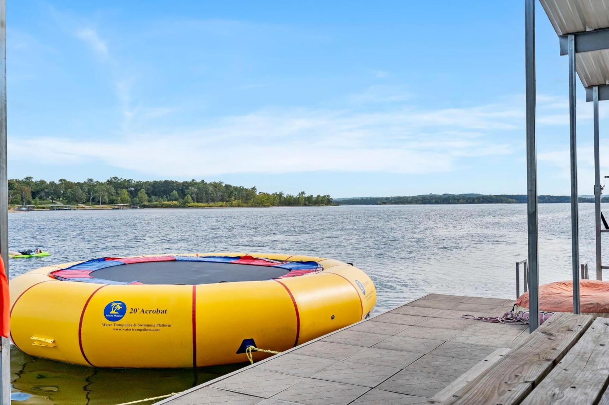 Happiness Within - Lakefront Holiday home