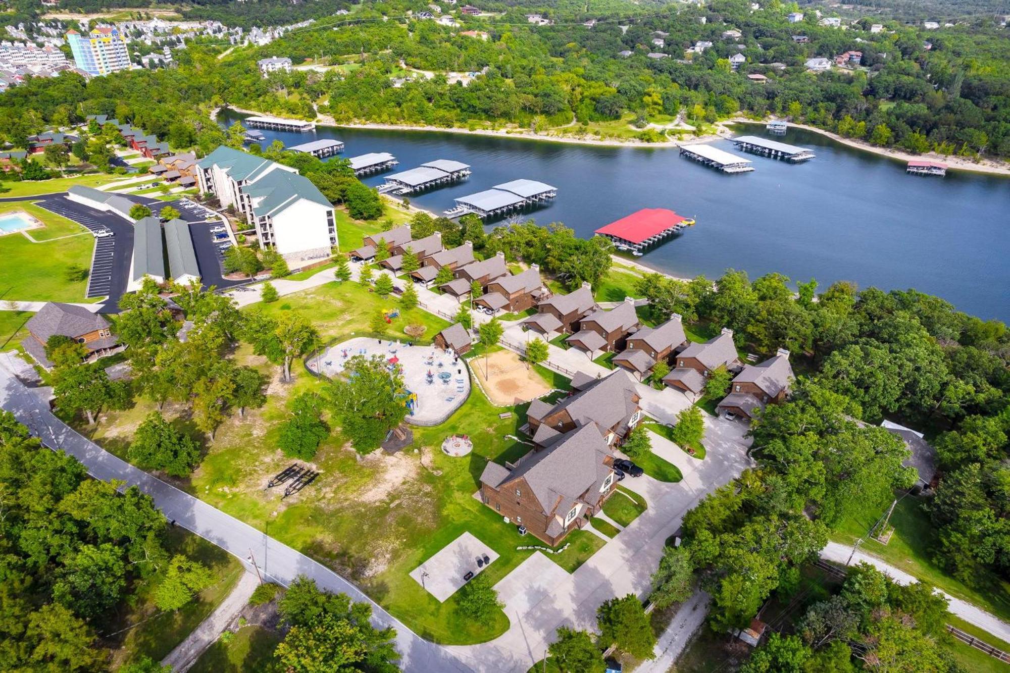 Happiness Within - Lakefront * Branson