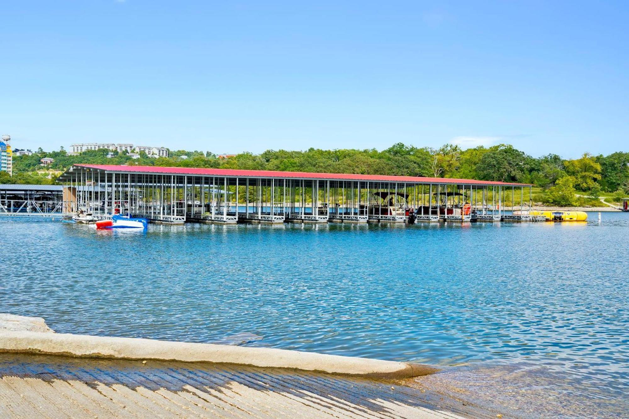Happiness Within - Lakefront Holiday home