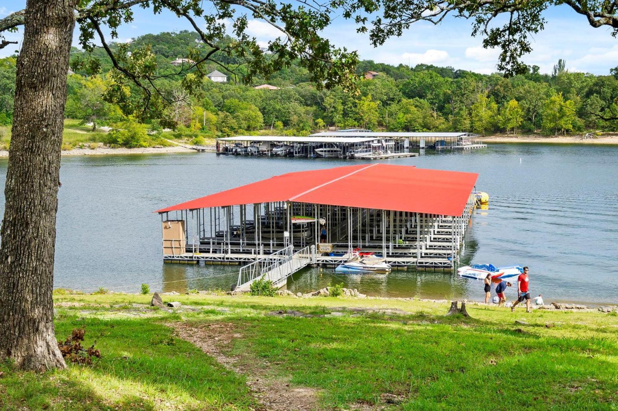 Holiday home Happiness Within - Lakefront Branson
