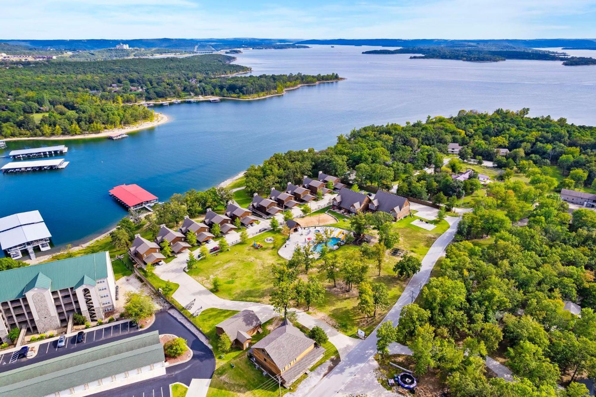 Happiness Within - Lakefront Holiday home *