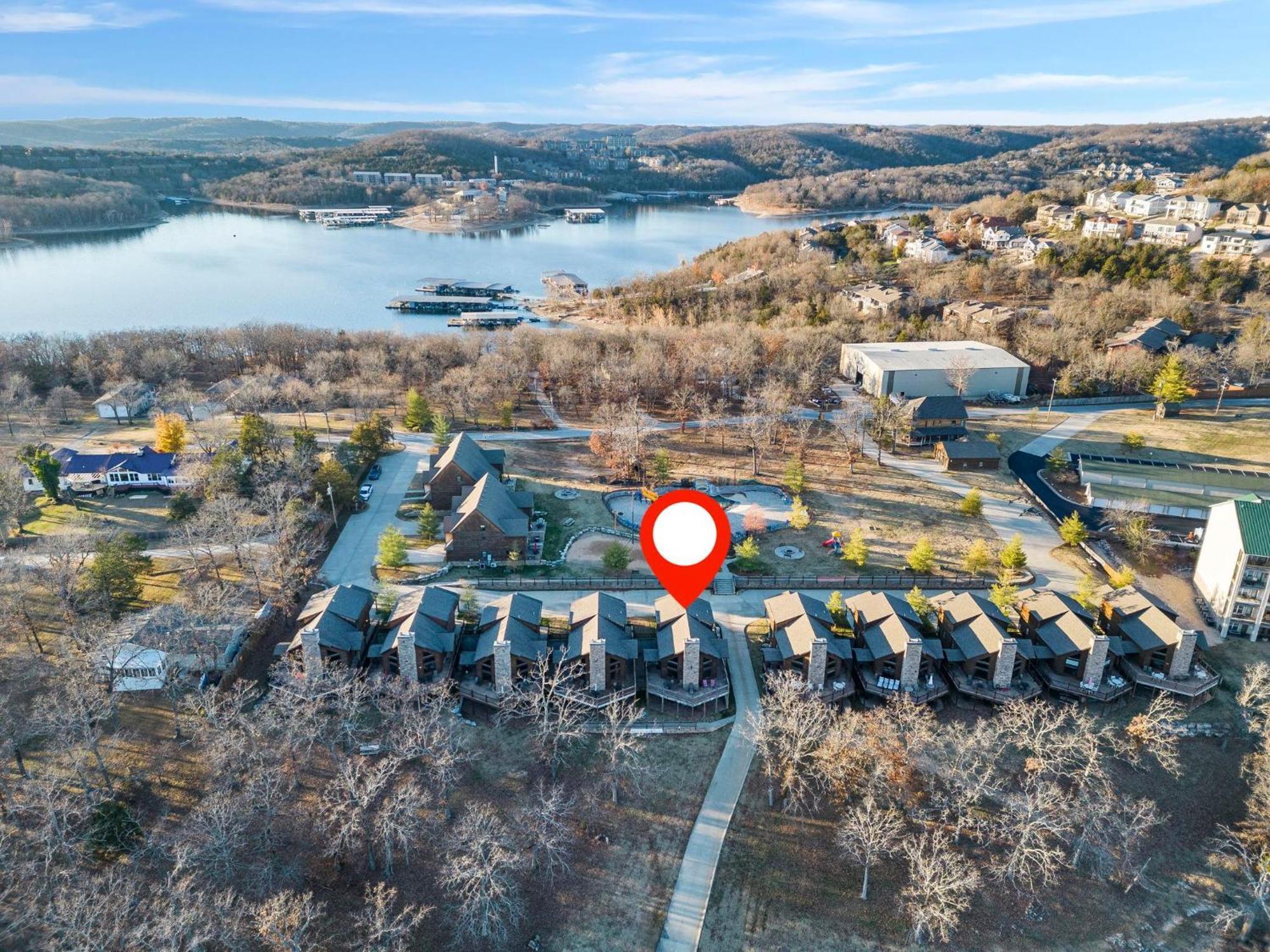 Happiness Within - Lakefront Holiday home