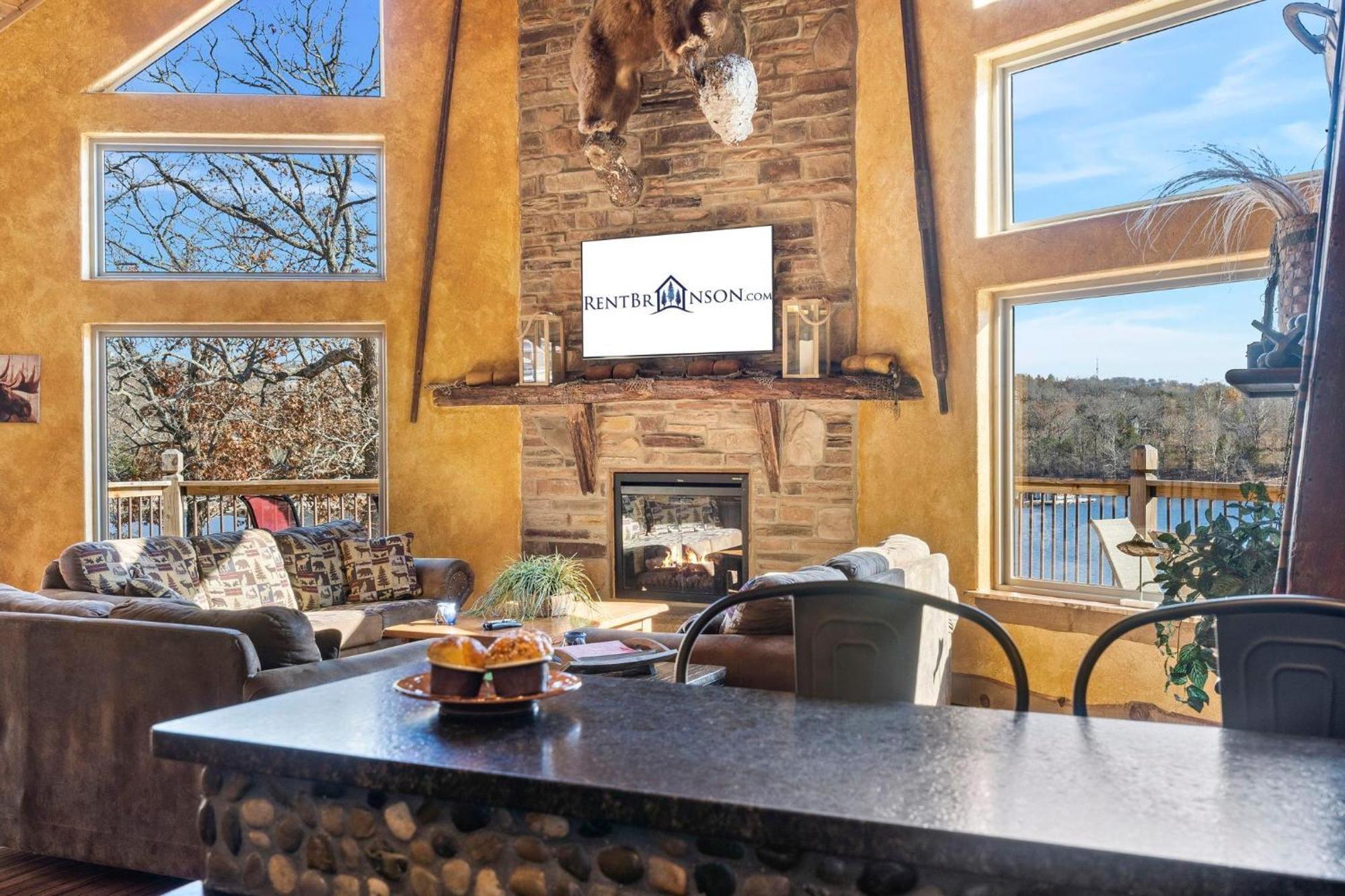 Happiness Within - Lakefront * Branson