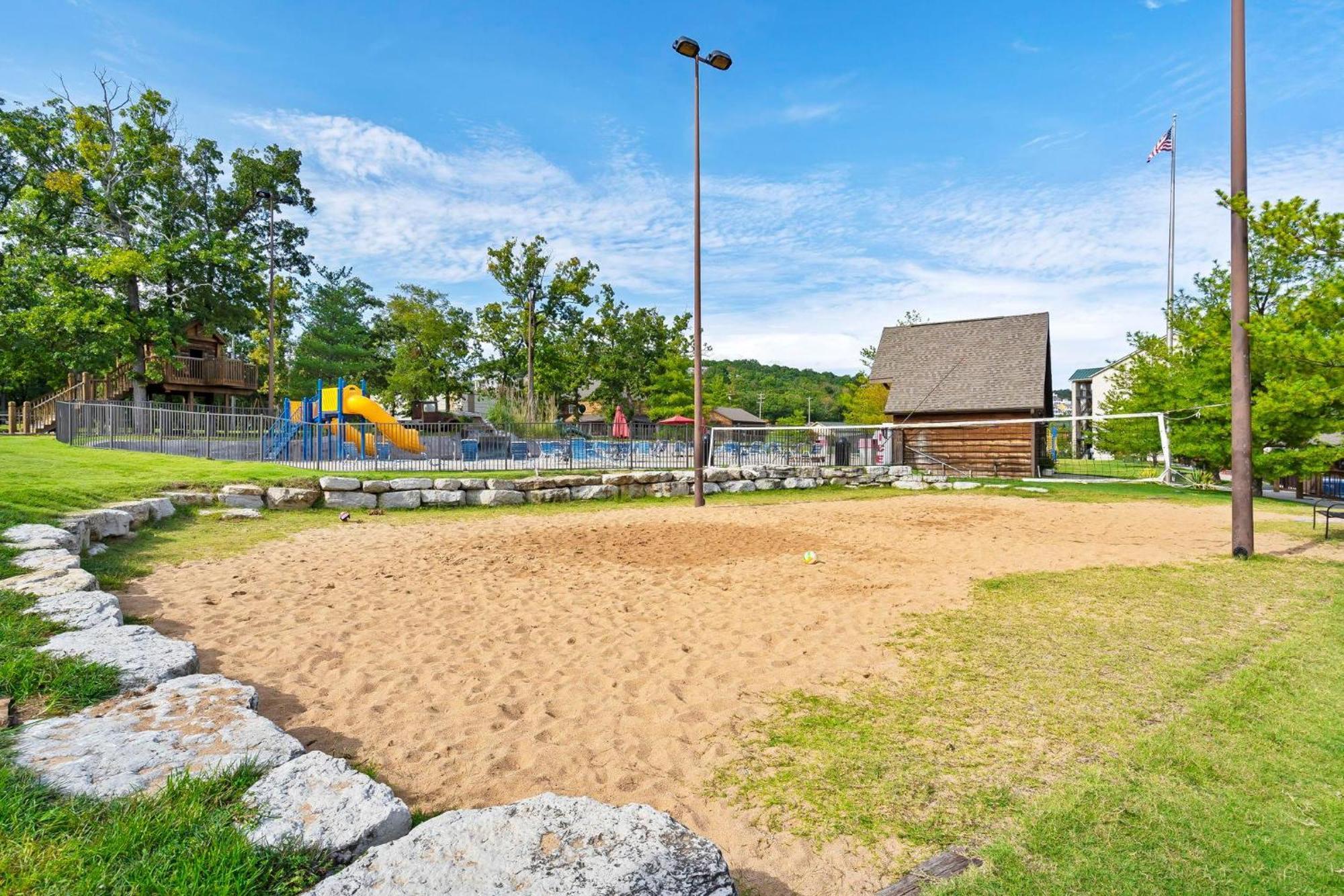 Happiness Within - Lakefront Holiday home