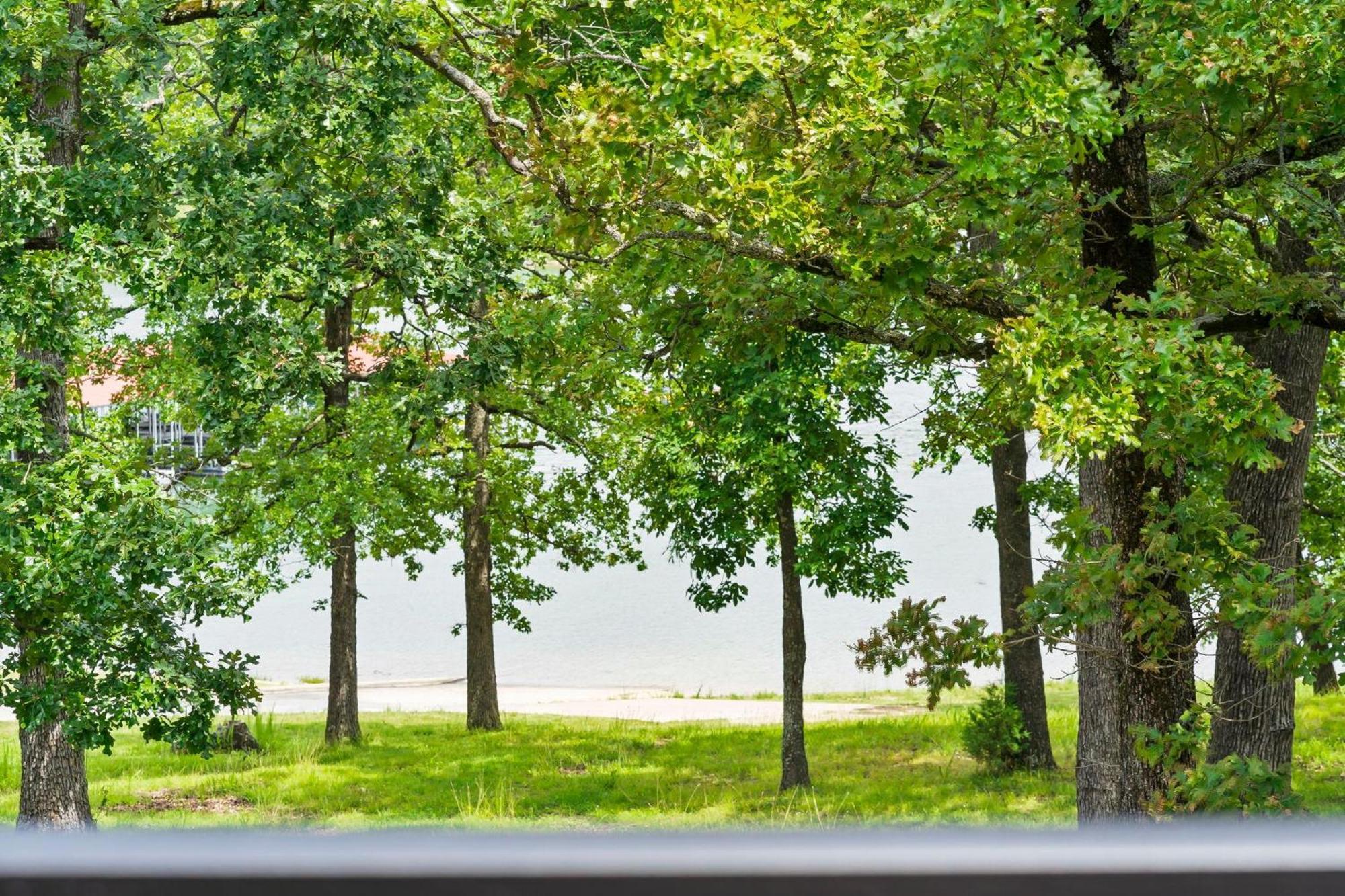 Holiday home Happiness Within - Lakefront Branson