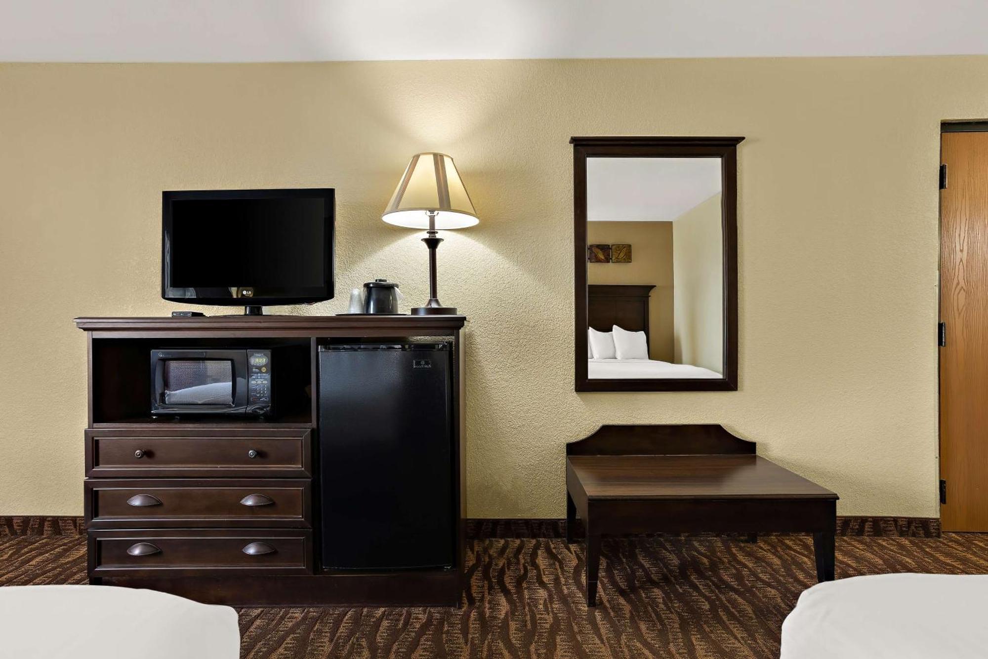 Western Center Pointe Hotel