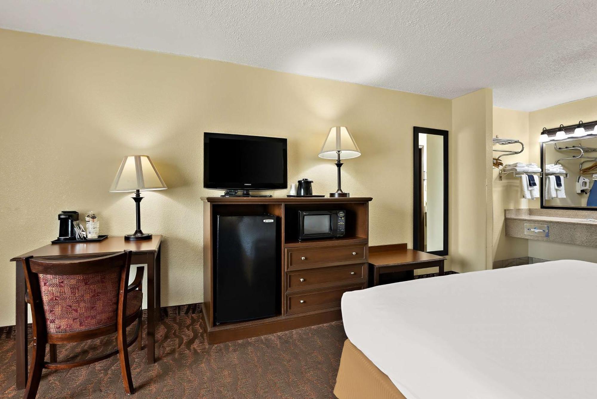 Hotel Western Center Pointe 3*