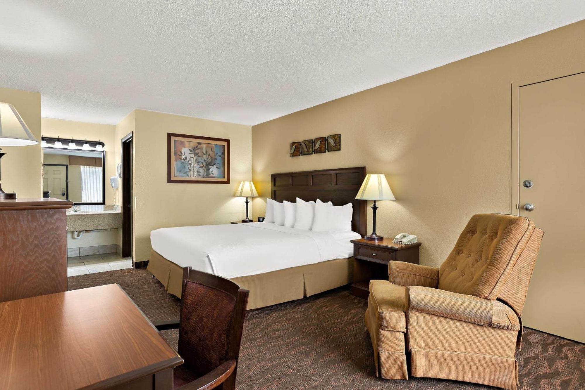 Hotel Western Center Pointe 3*
