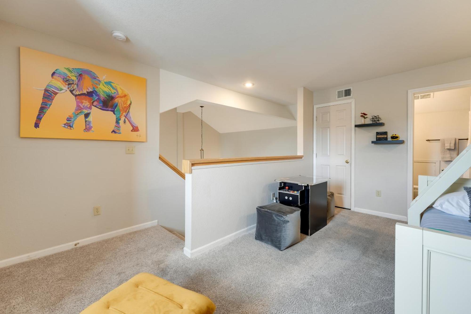 Family-friendly With Community Pools! Apartment