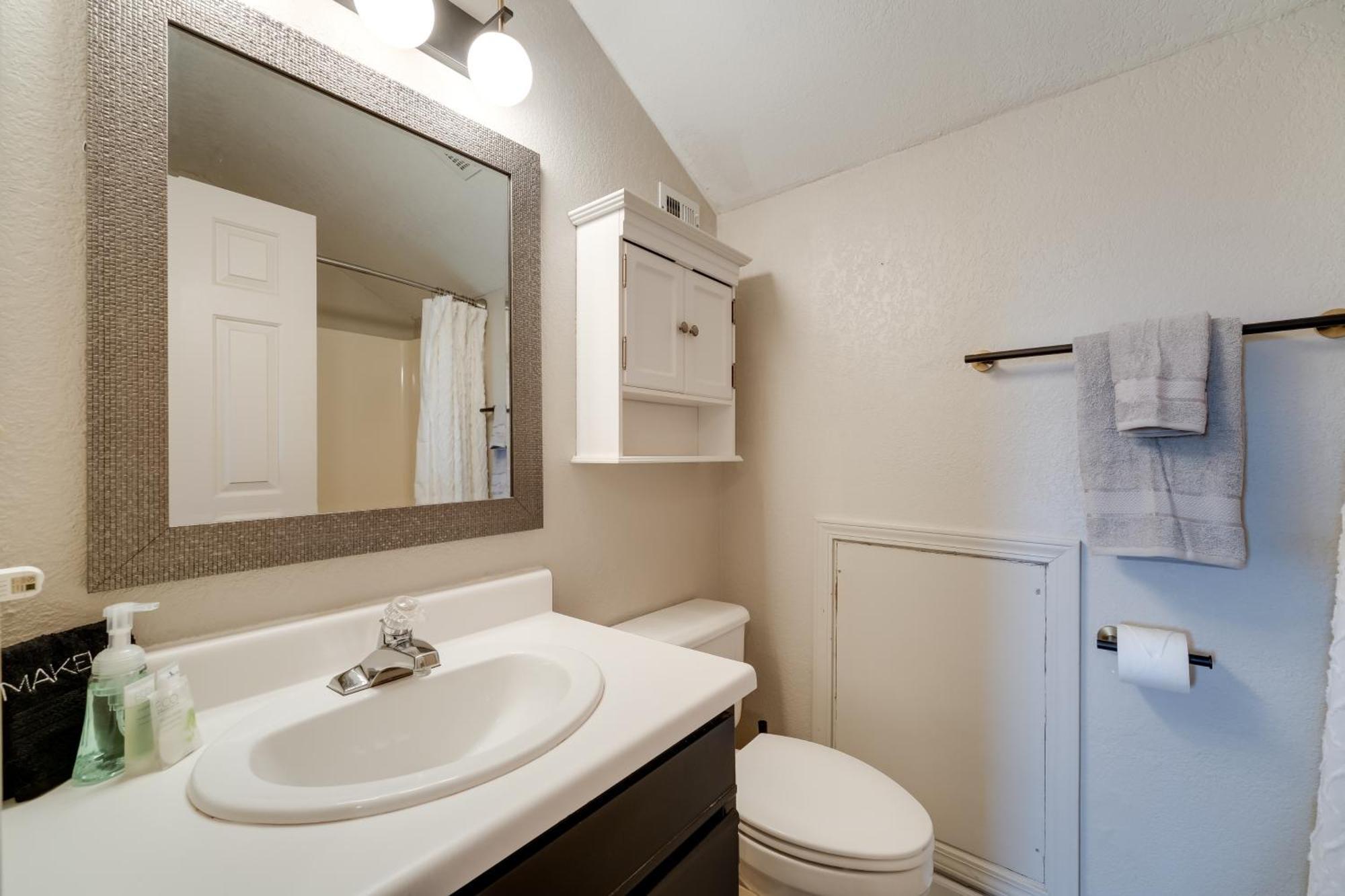 Apartment Family-friendly With Community Pools! *
