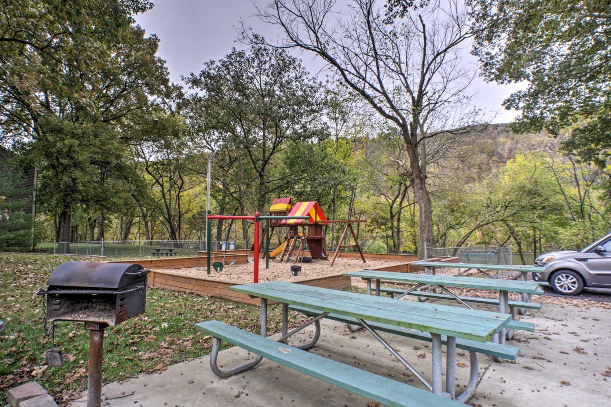 Family-friendly With Community Pools! Branson