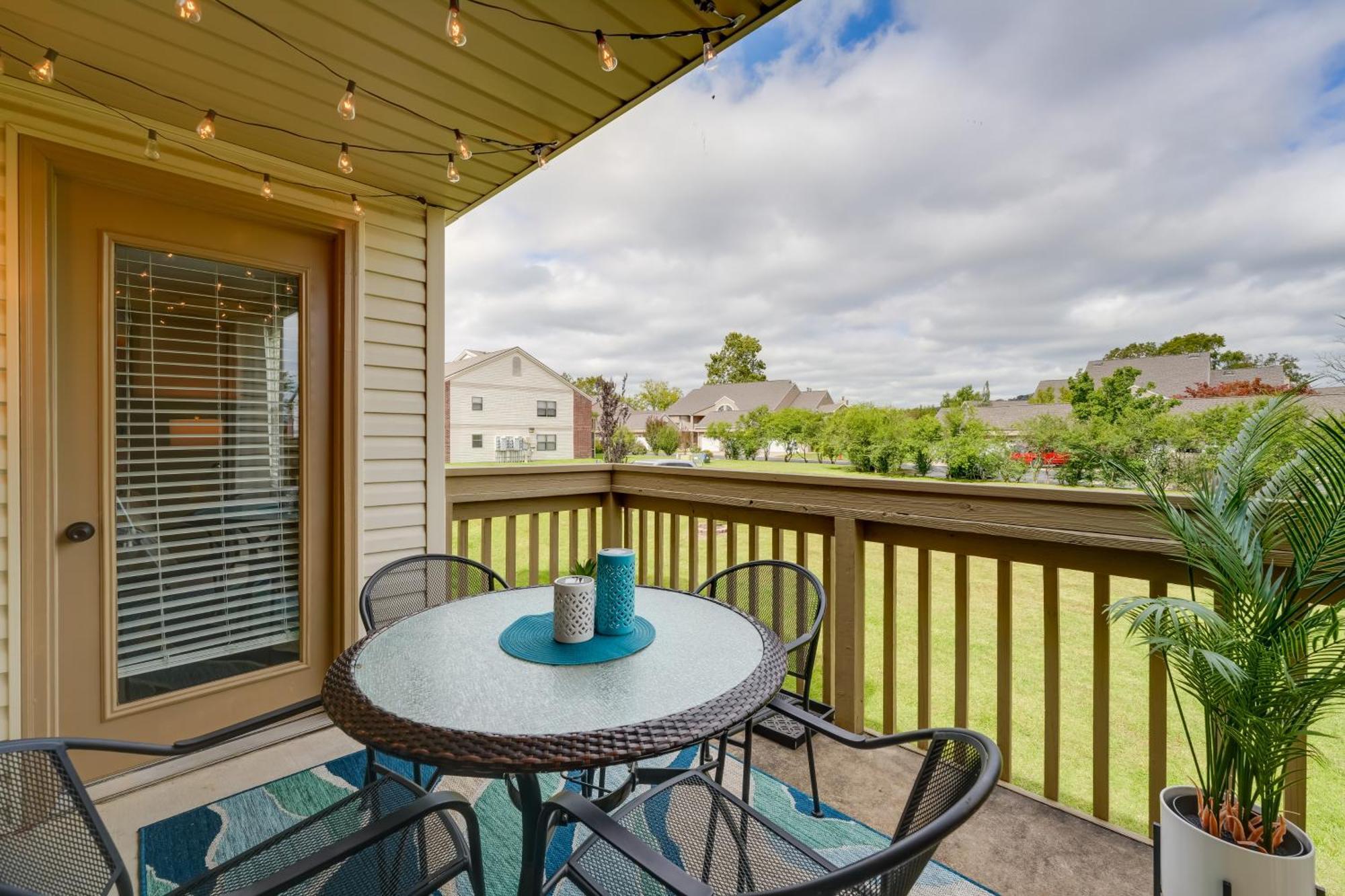Family-friendly With Community Pools! Apartment