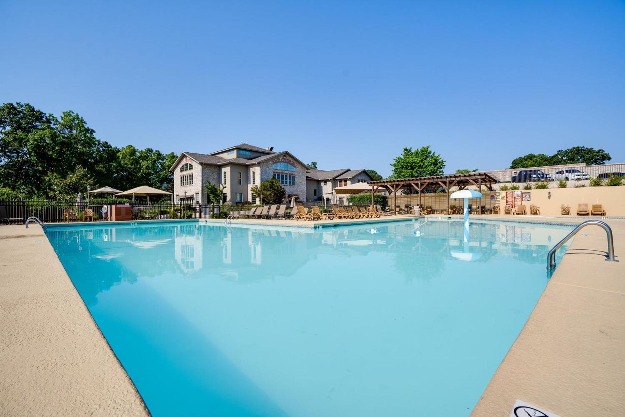 Elegant Retreat At Pointe Royale In Aparthotel *