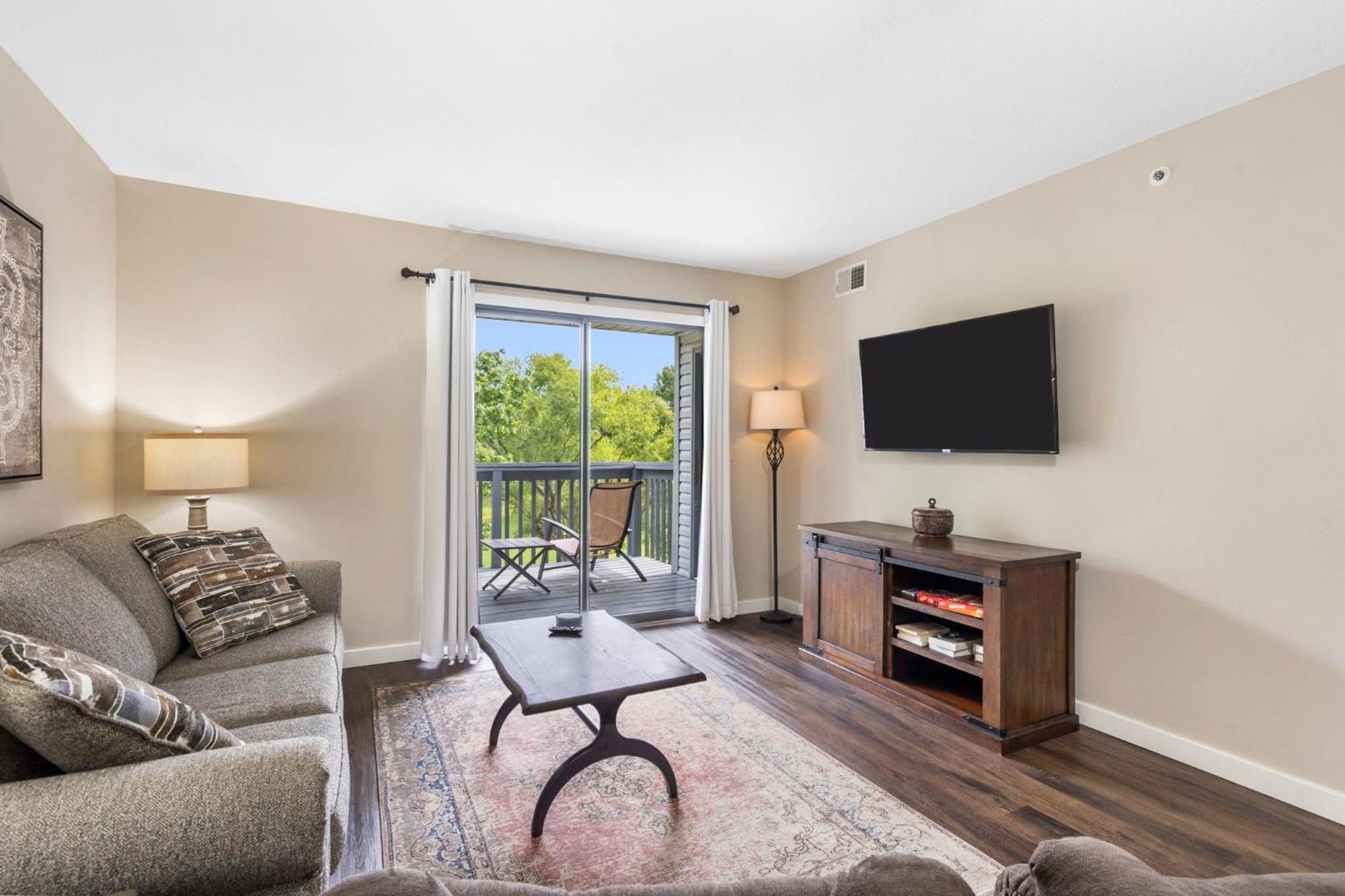Elegant Retreat At Pointe Royale In Branson