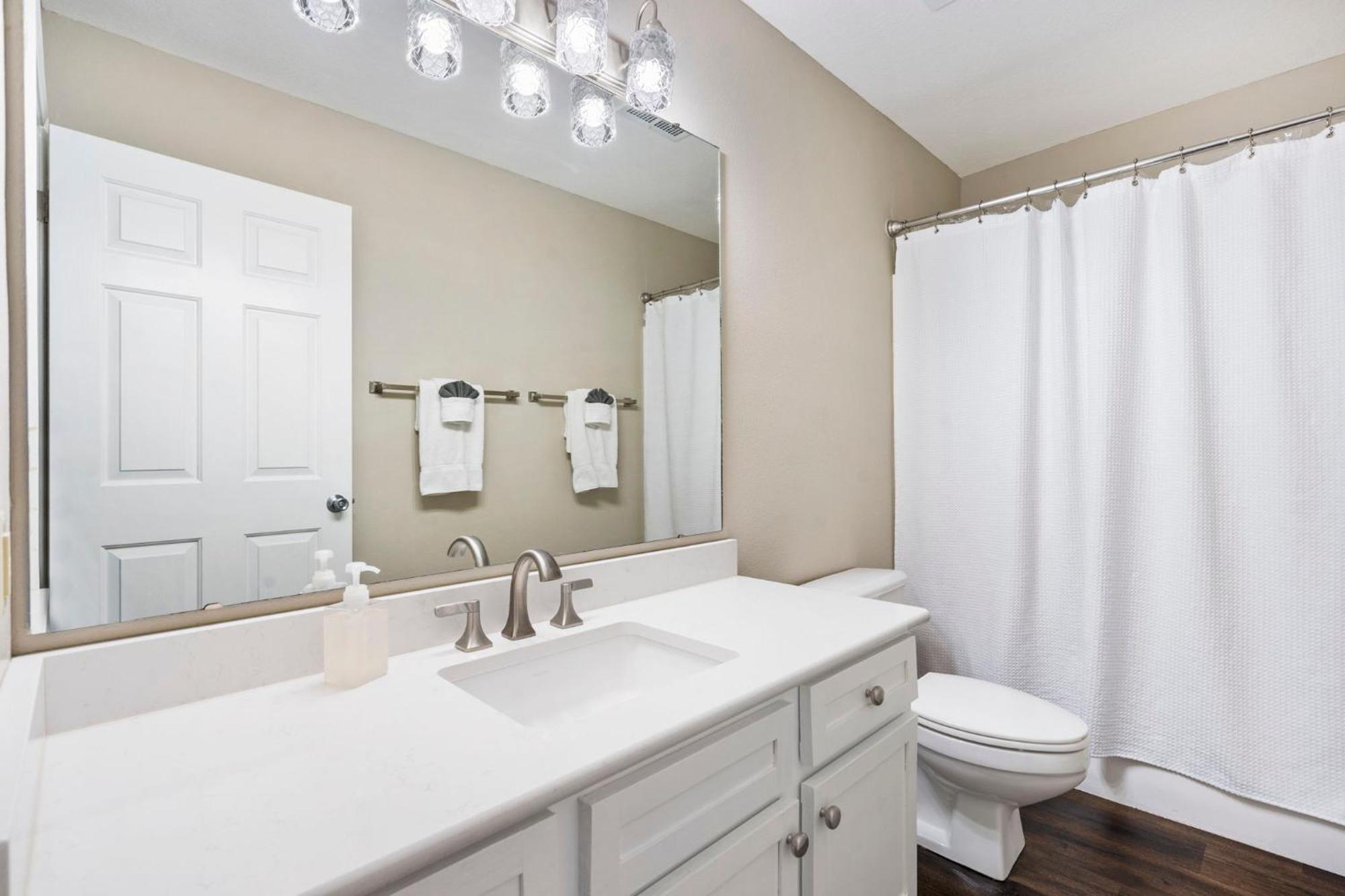 Aparthotel Elegant Retreat At Pointe Royale In *