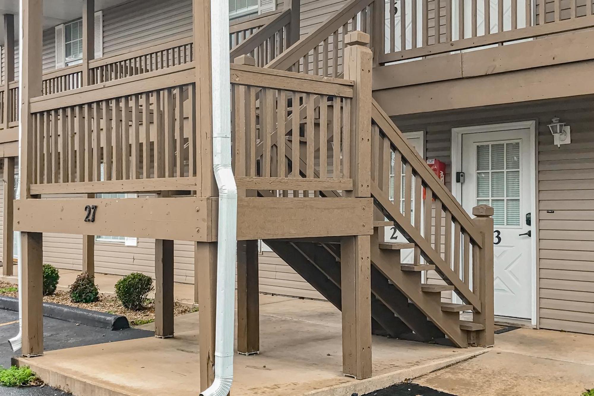 Entertainer's Landing, Unit 3 Apartment Branson