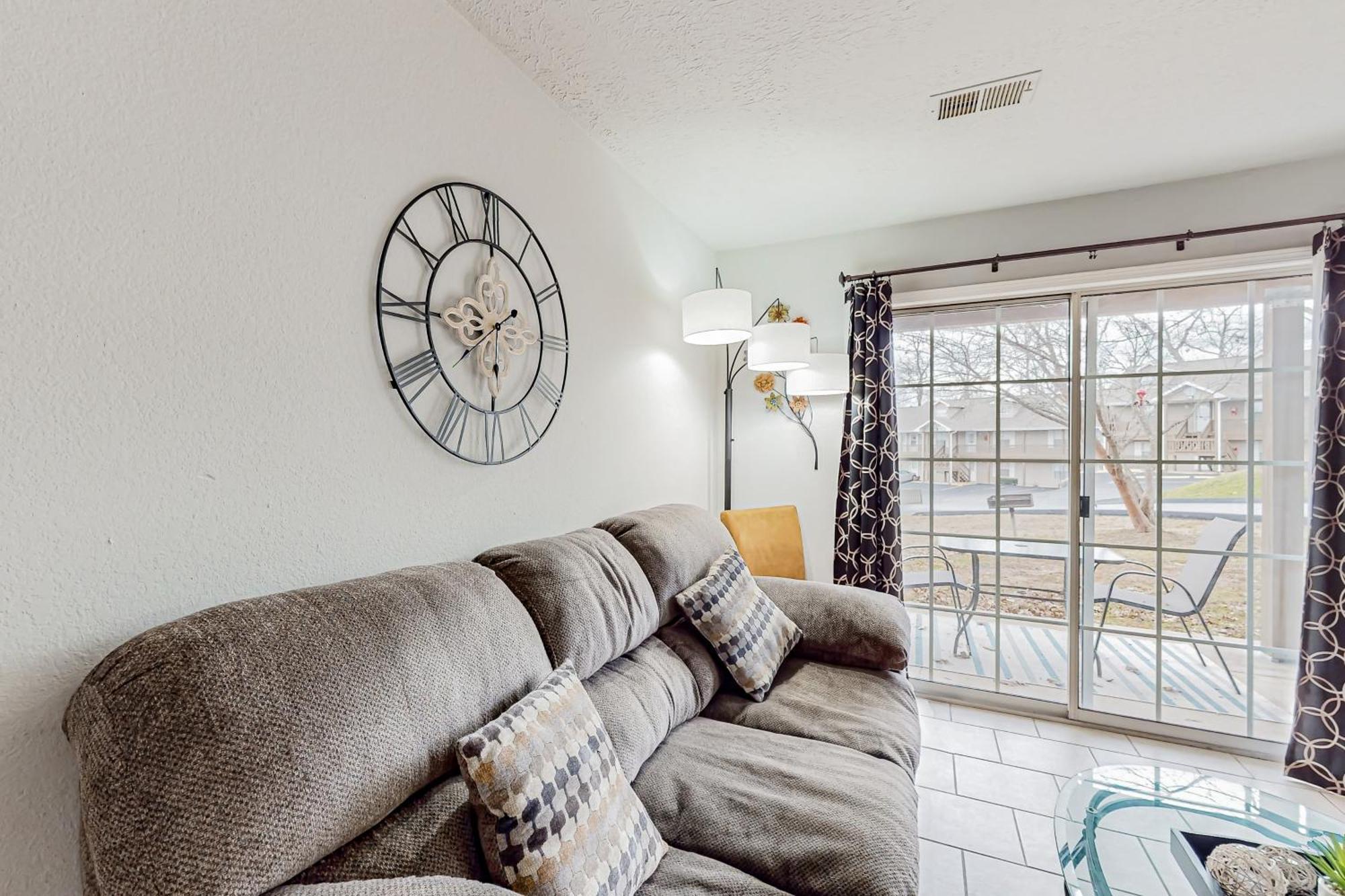 Entertainer's Landing, Unit 3 Apartment *