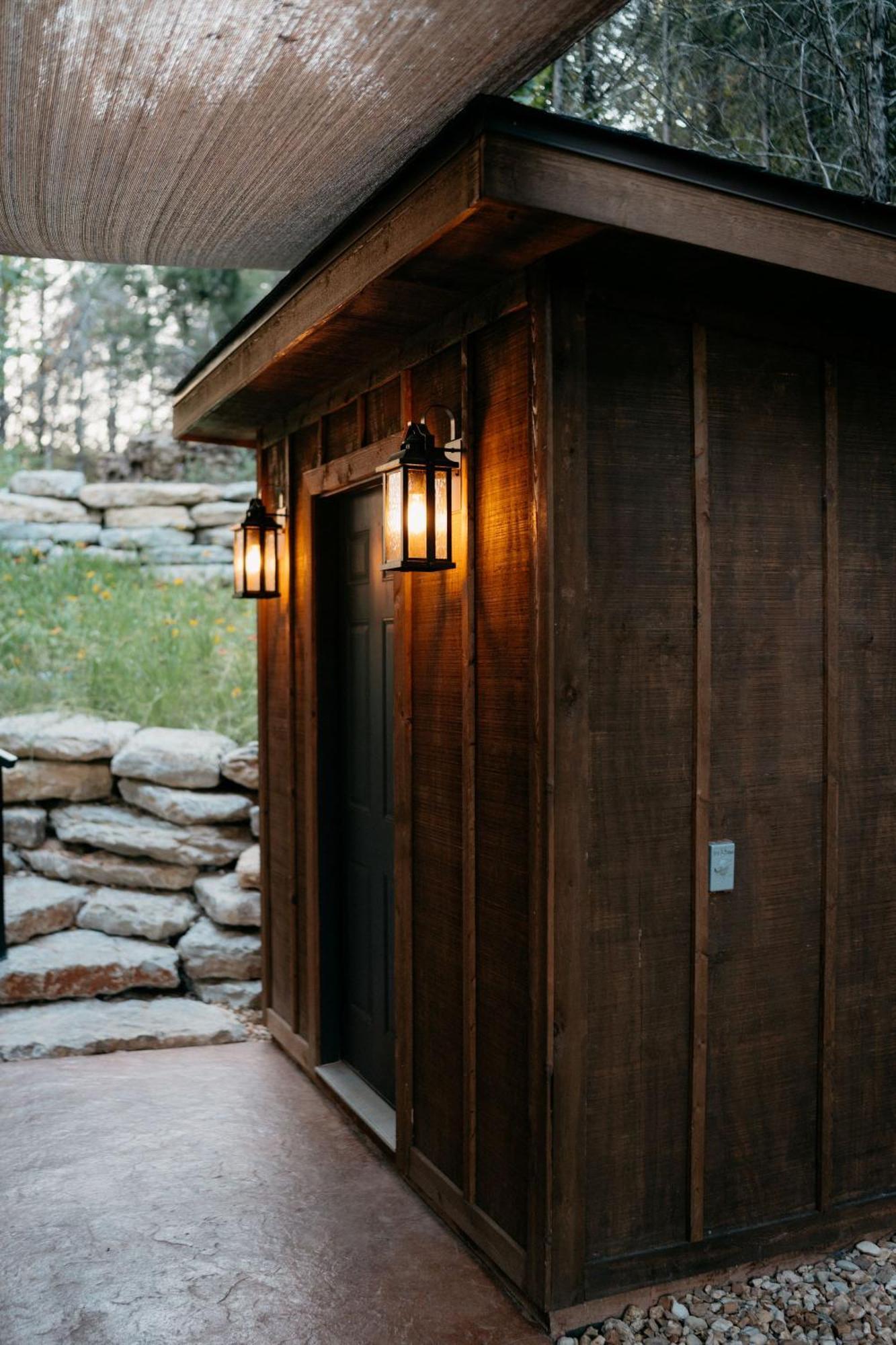 Luxury tent Cozy Unique Glamping On 53 Acres - Bedrock Site Branson
