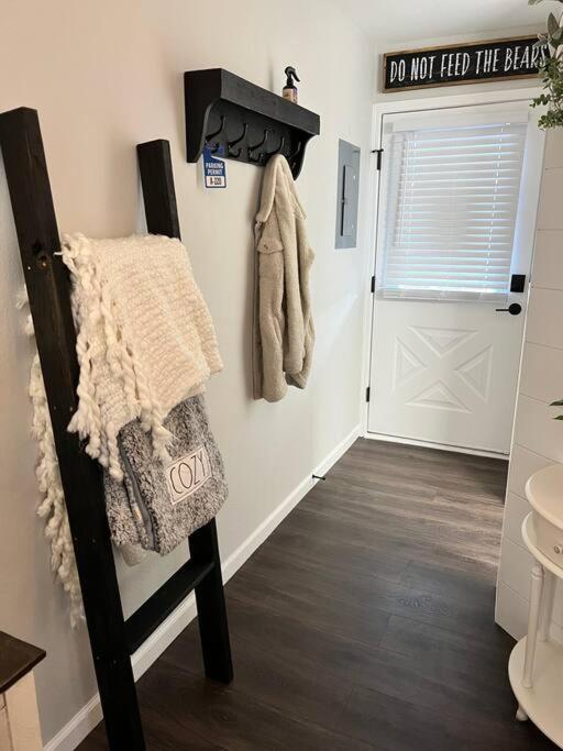 Apartment Taneycomo-topia *