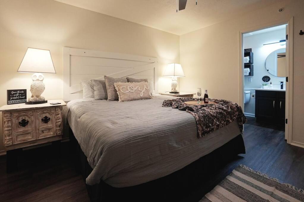 Ashley's Luxurious Snuggery! Apartment *