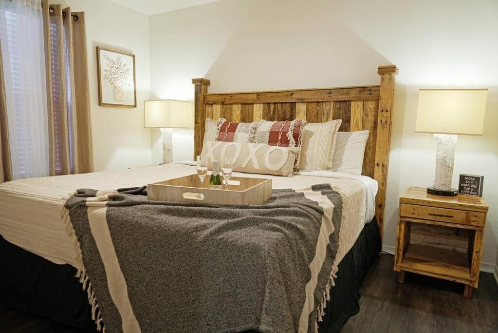 Ashley's Luxurious Snuggery! * Branson