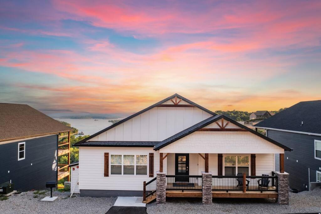 Moonstone Views Sleeps 28 Golfsim Pup Friendly Apartment Branson