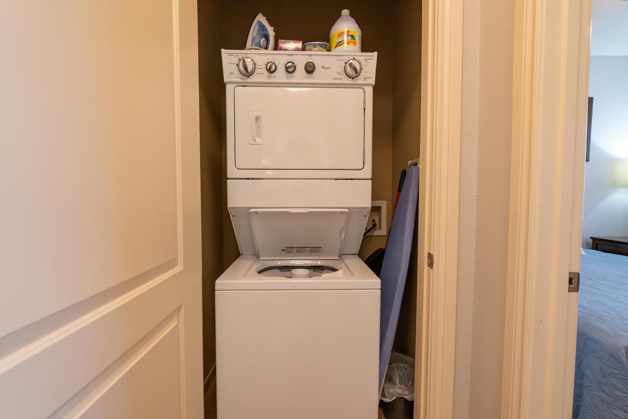 4bd Walk-in - Large Deck - Golf Course - Pool - Free Attraction Tickets Included - V120 *