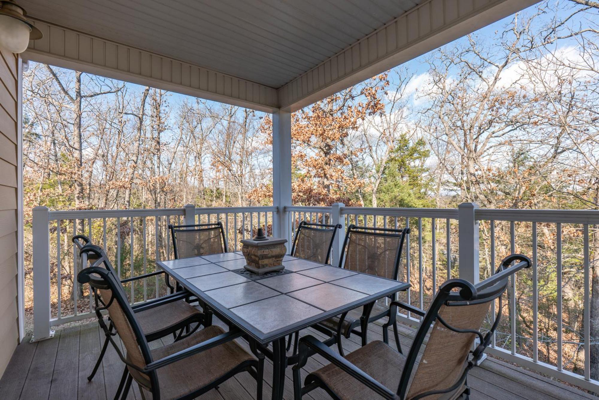 4bd Walk-in - Large Deck - Golf Course - Pool - Free Attraction Tickets Included - V120 Holiday home