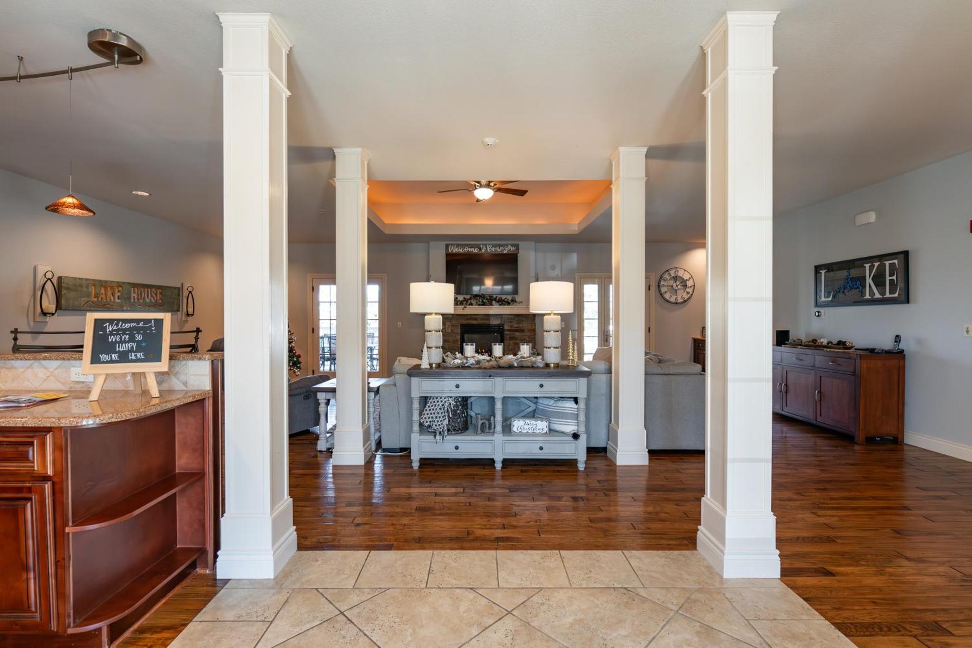 4bd Walk-in - Large Deck - Golf Course - Pool - Free Attraction Tickets Included - V120 * Branson