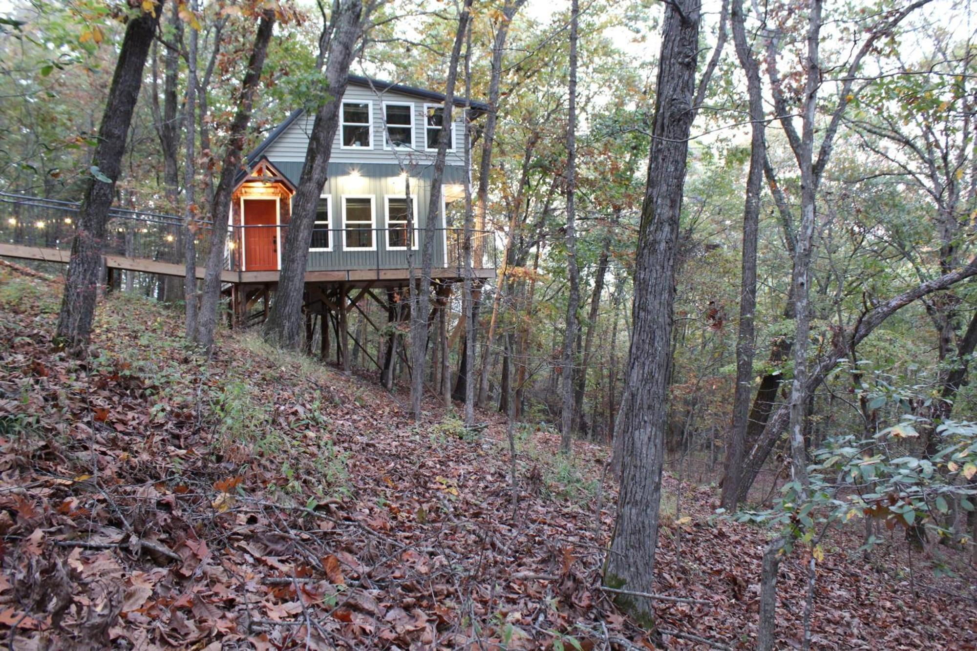 Holiday home Secluded Treehouse In The Woods - Tree Hugger Hideaway