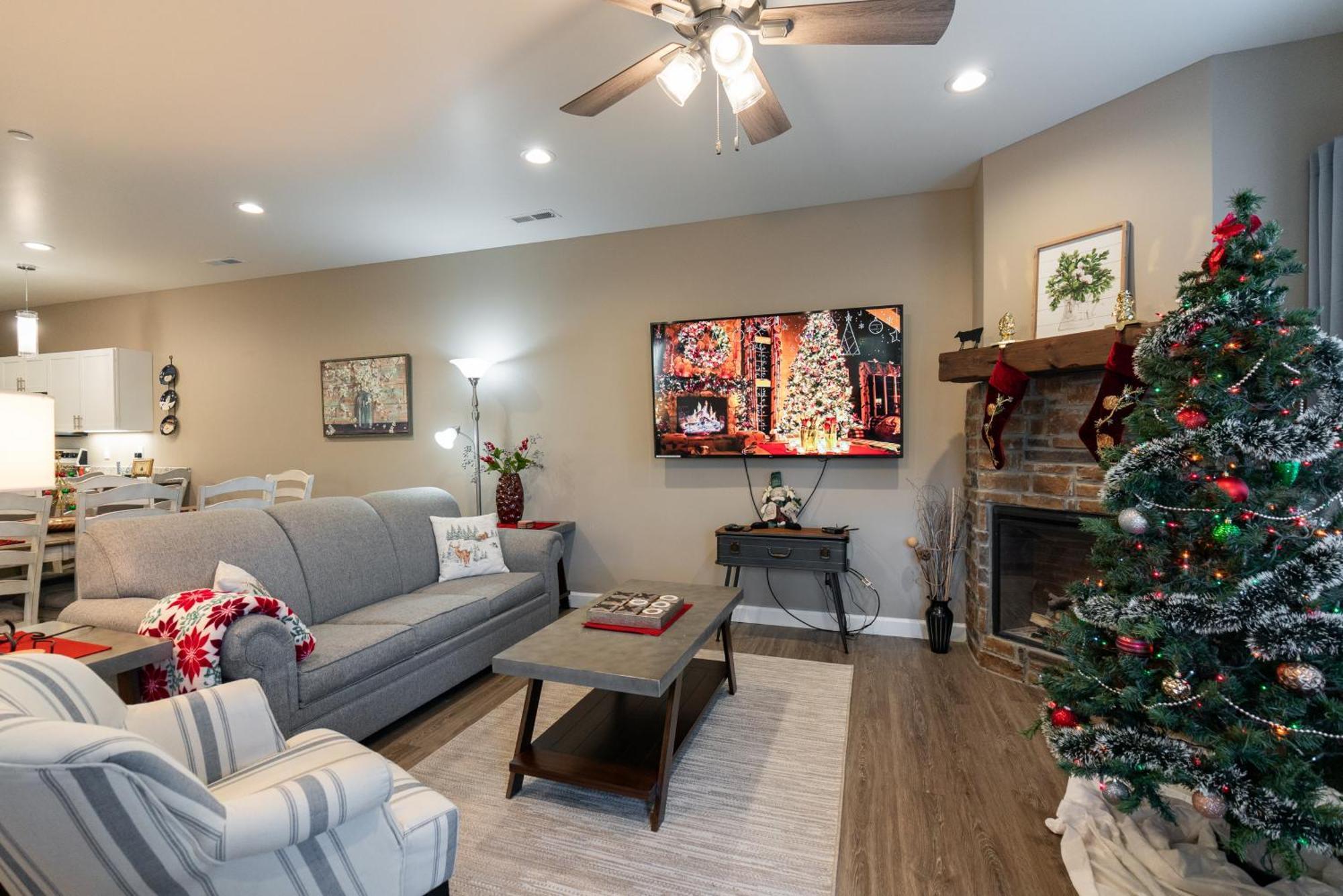 New Build - Walk-in 3br - 2 Pools - Free Tickets Included - Fhg-208 * Branson