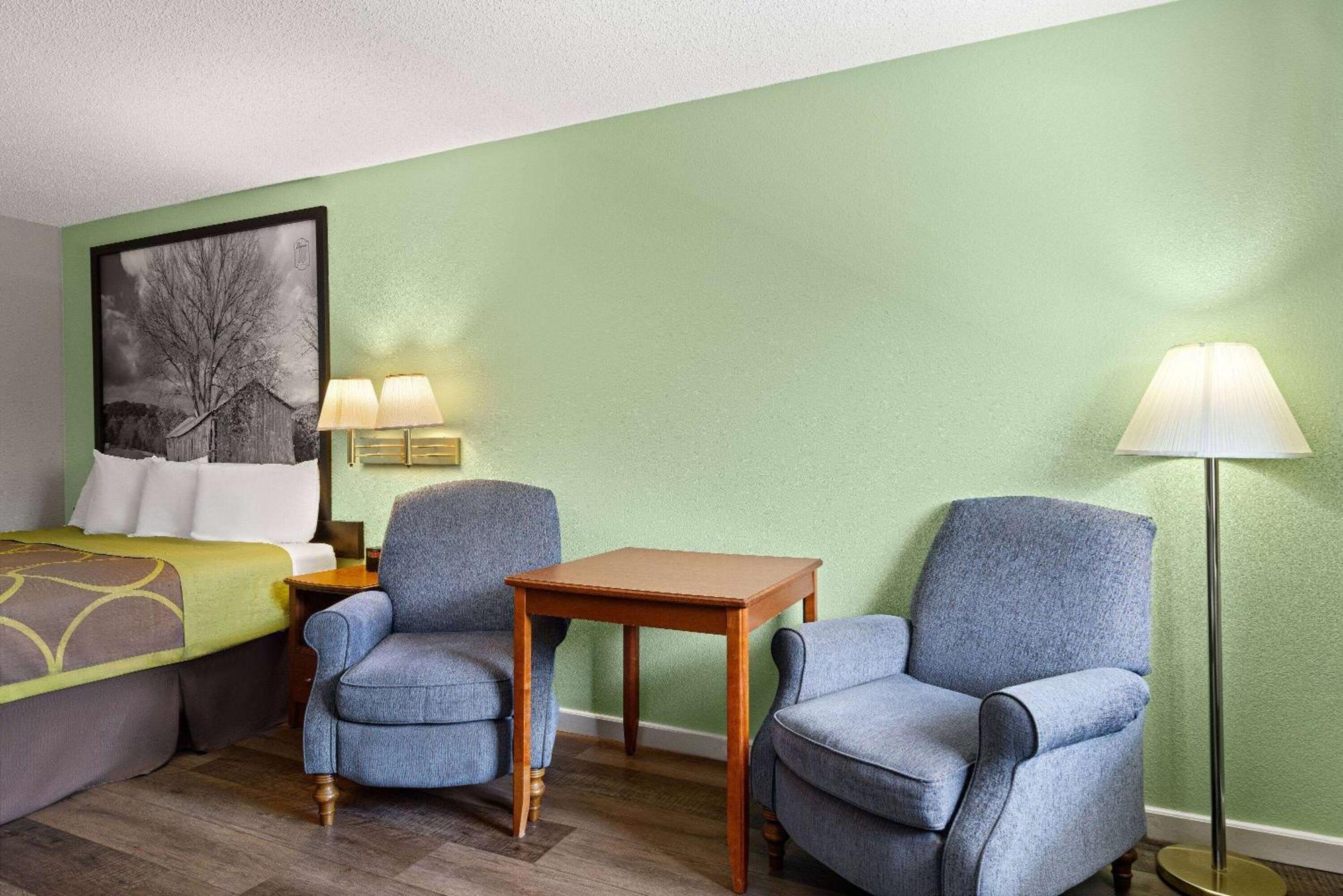 Super 8 By Wyndham - Shepherd Of The Hills Exwy Branson