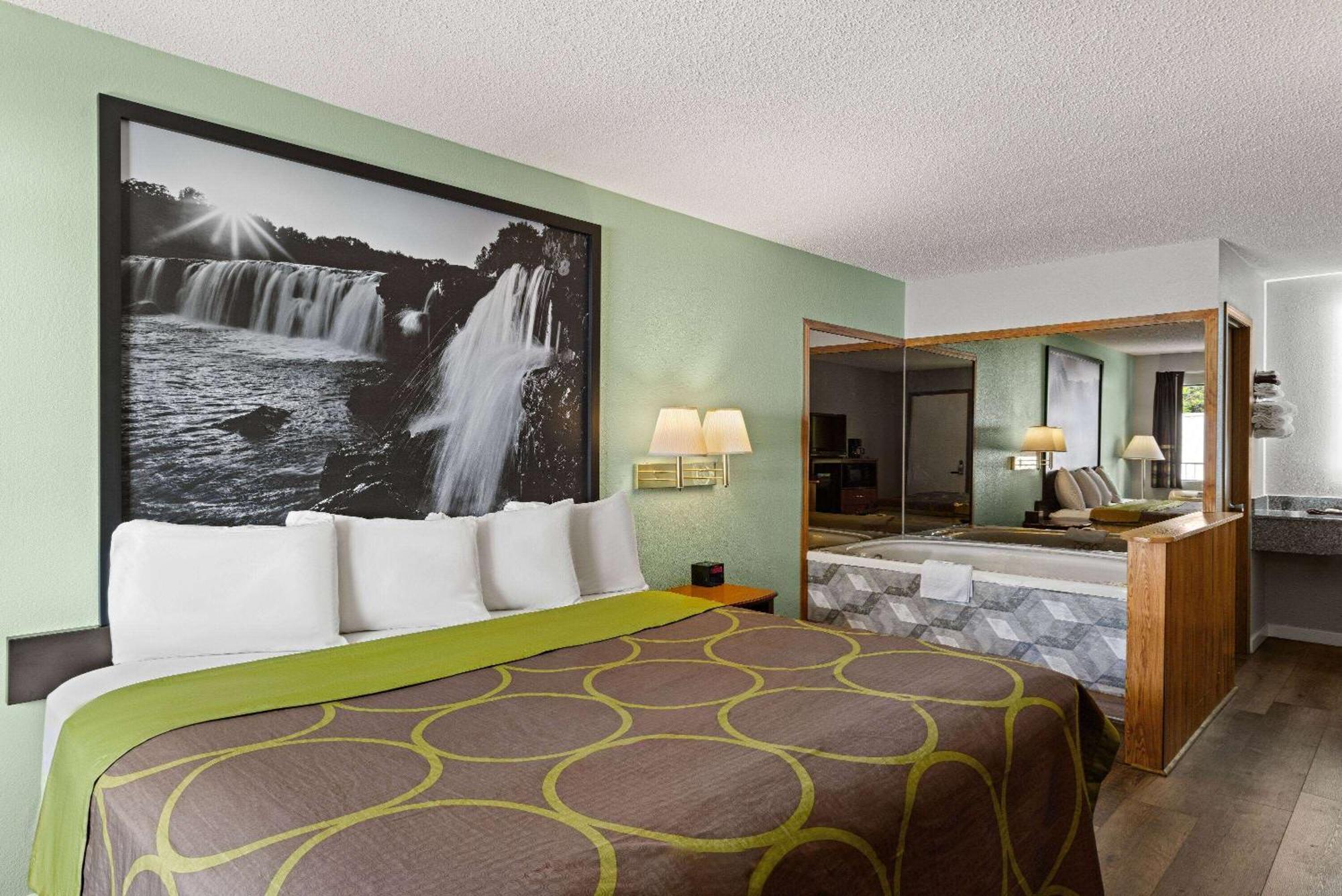 Super 8 By Wyndham - Shepherd Of The Hills Exwy 2* Branson