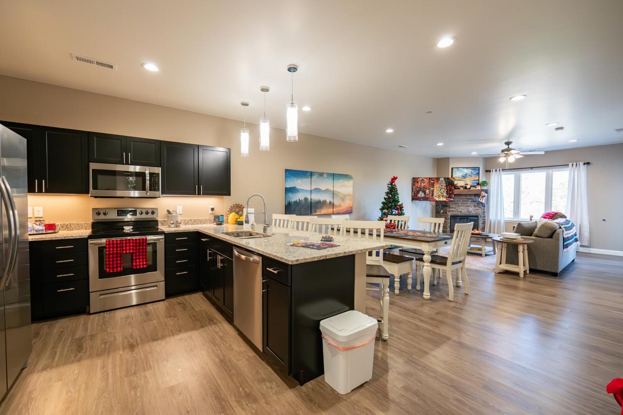 New Build - Walk-in 3br With Arcade Game - Free Attraction Tickets Included -- Fhg-207
