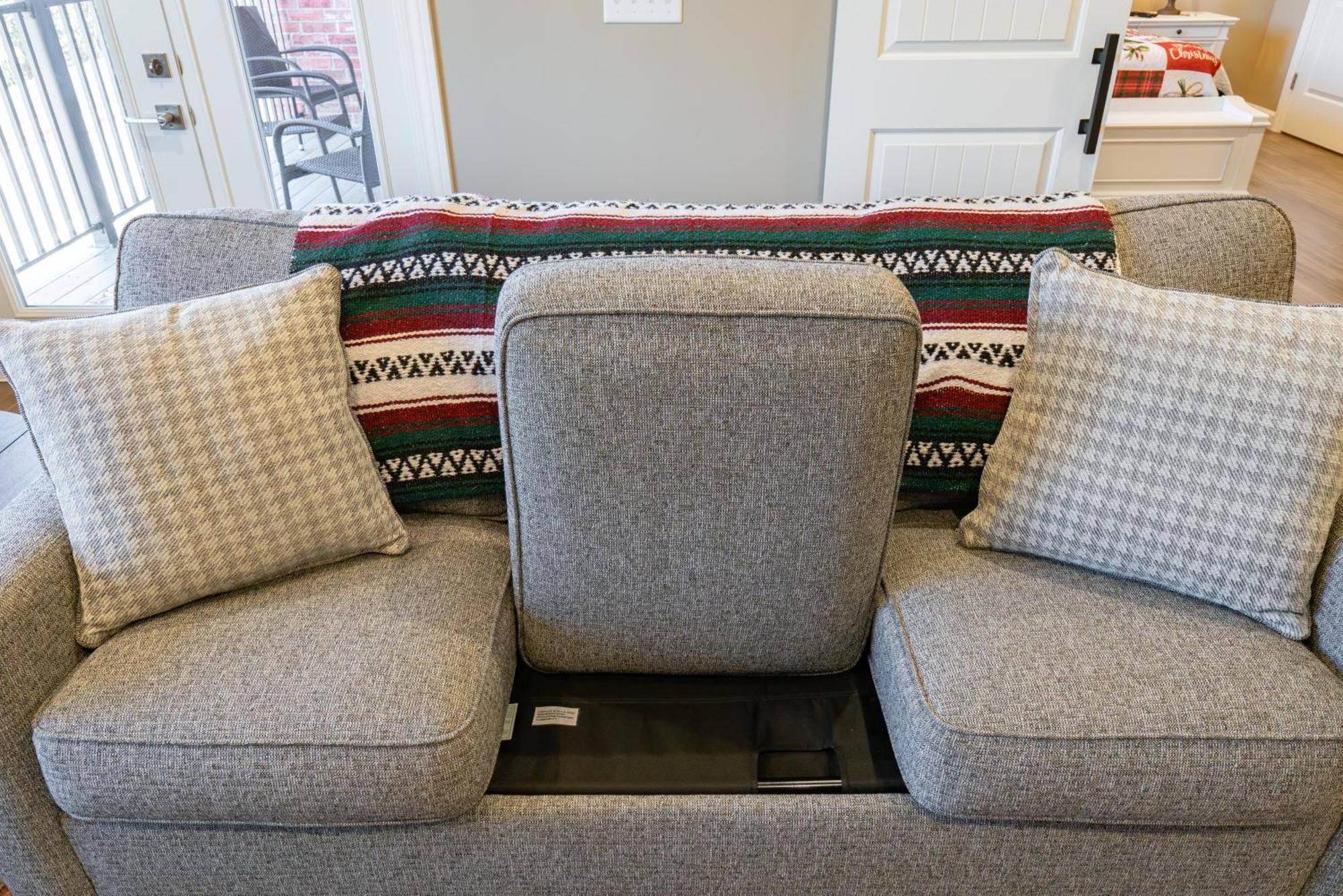 New Build - Walk-in 3br With Arcade Game - Free Attraction Tickets Included -- Fhg-207 Branson