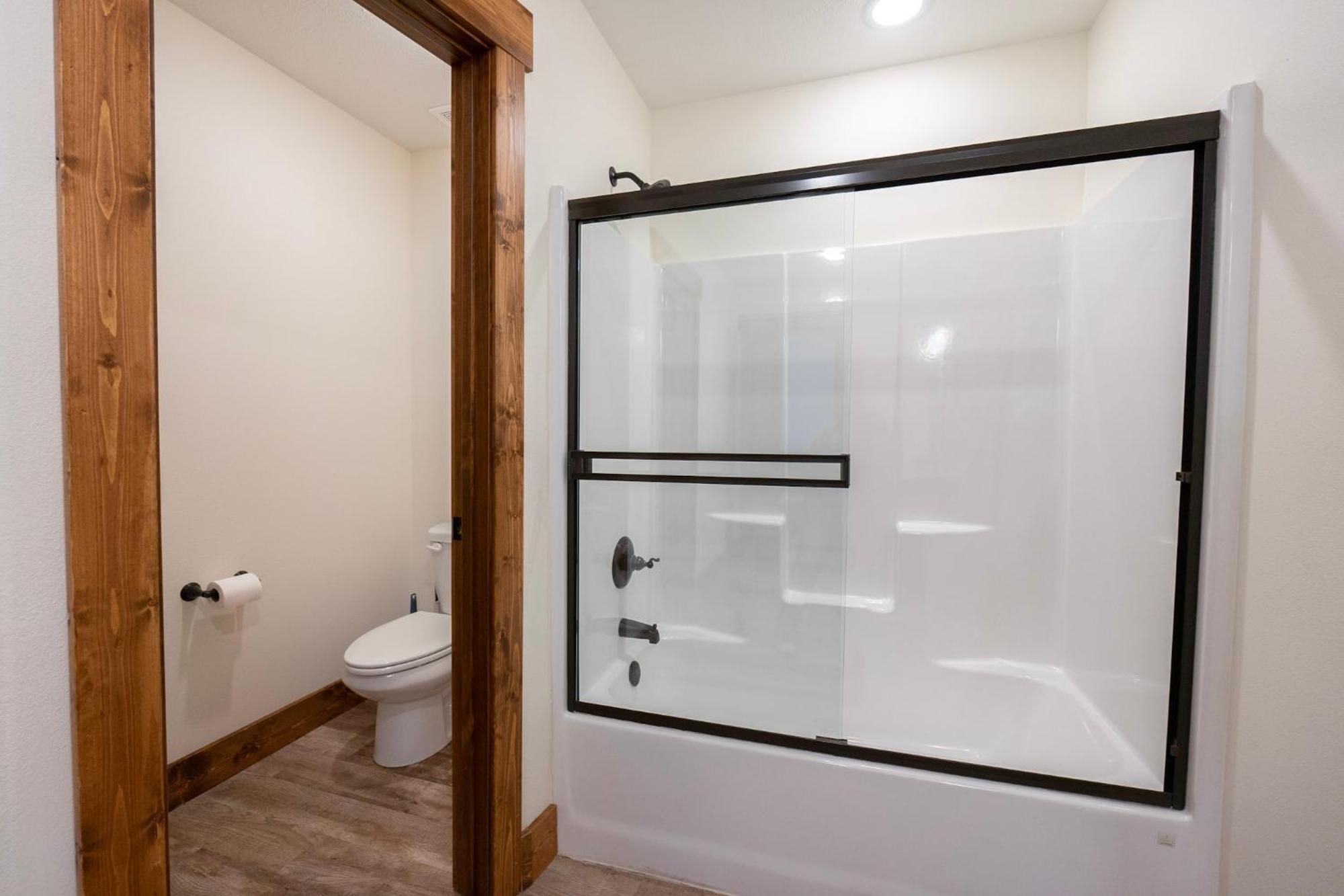 3bd Walk-in Near Silver Dollar - Game - Pool - Free Tickets Included - Rr-93b Holiday home *