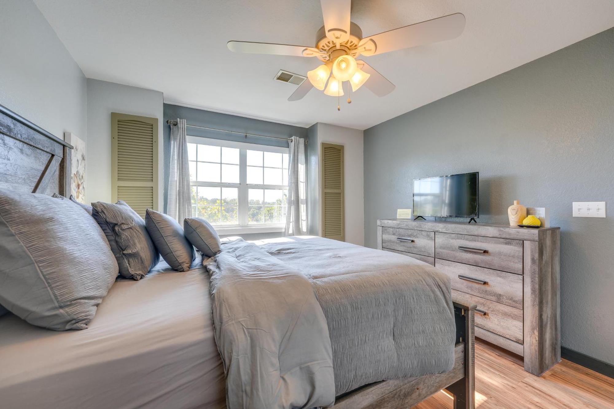 Vibrant Hills With Balcony Apartment Branson