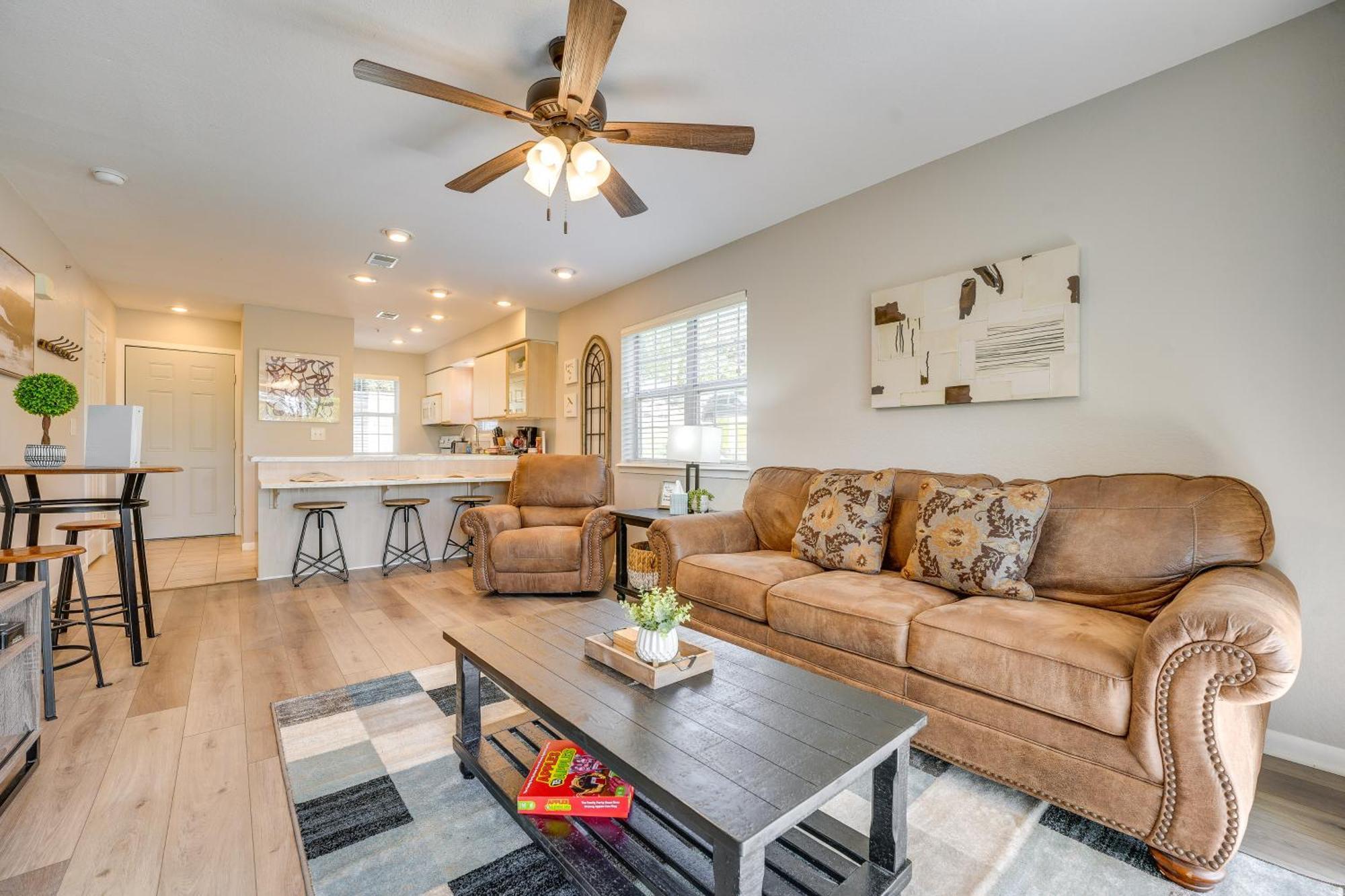 Retreat With Pool Access About 3 Mi To Dtwn Apartment