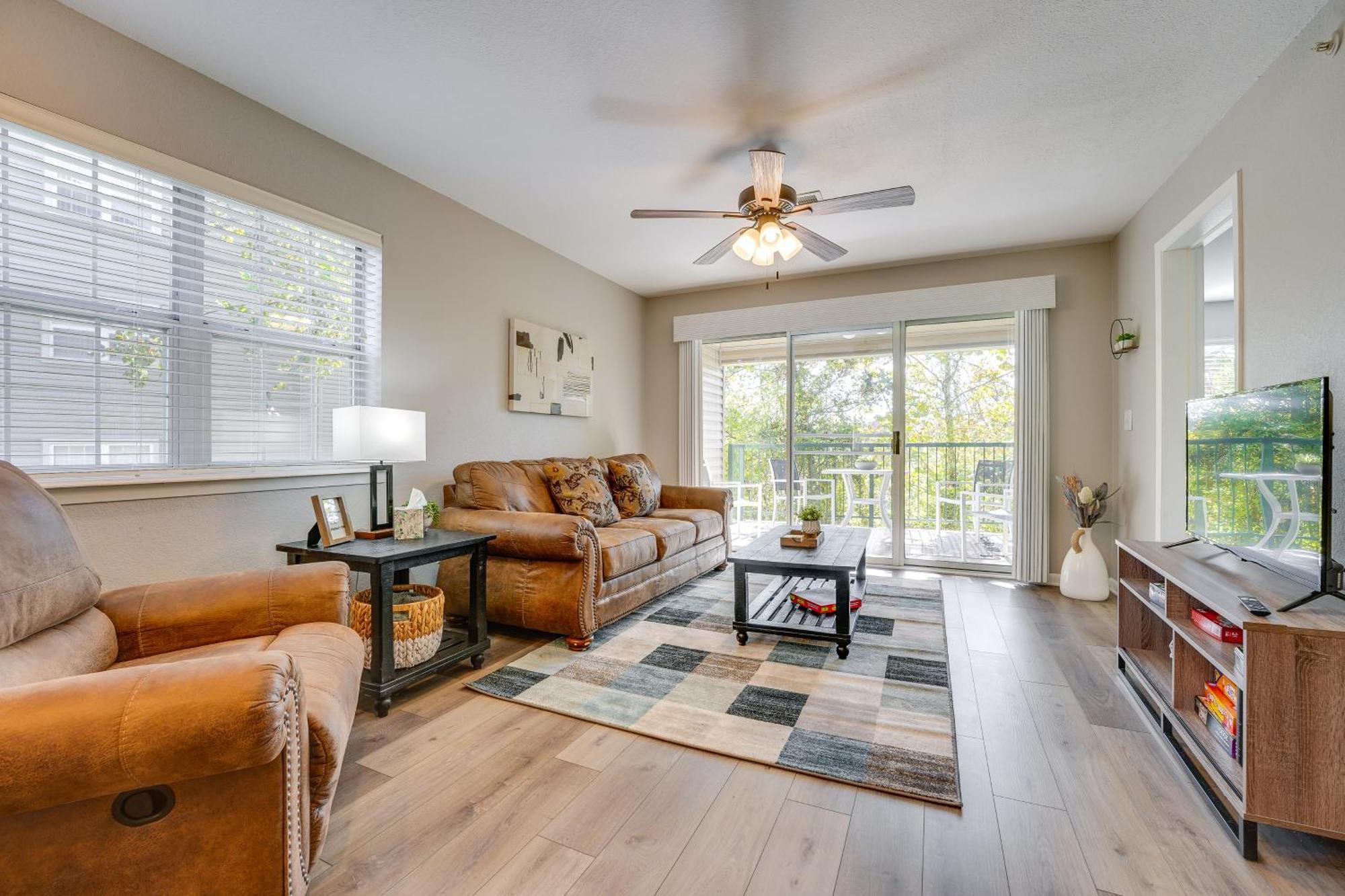 Apartment Retreat With Pool Access About 3 Mi To Dtwn *