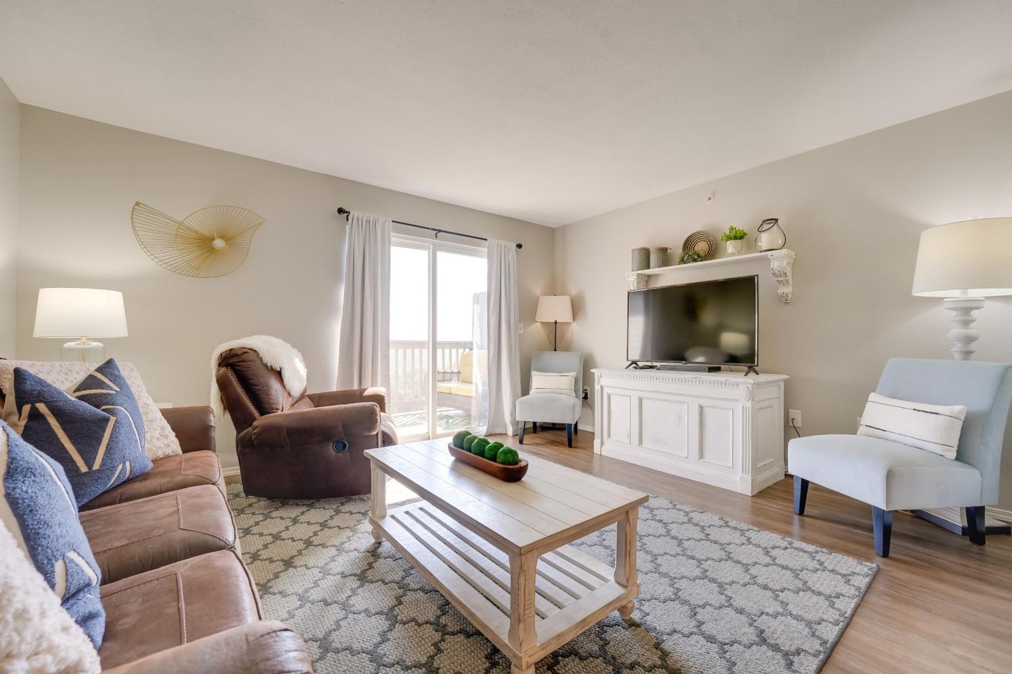 Brandon With Balcony, Strip And Mountain Views! Apartment *